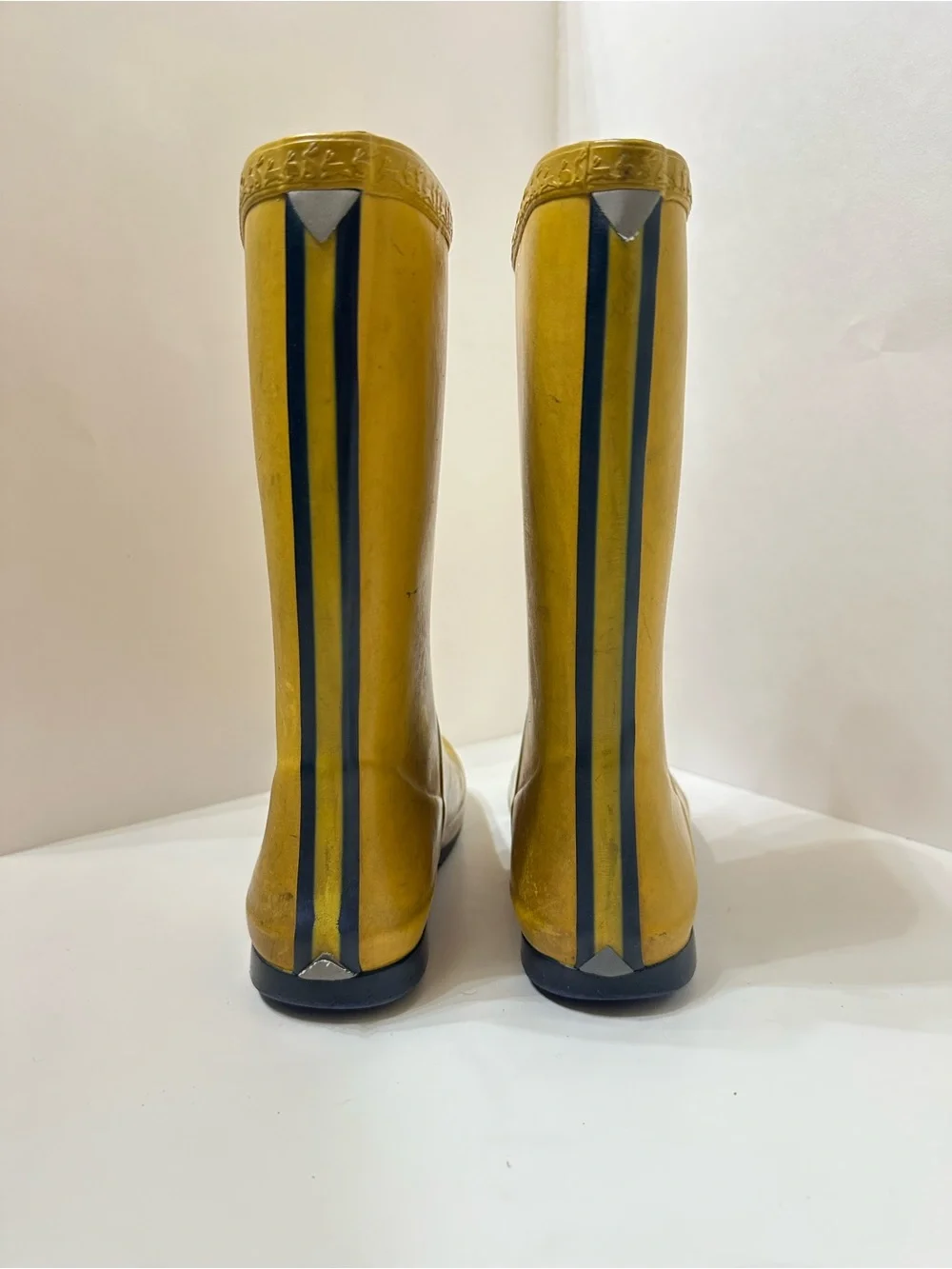 Joules Girls Rainboots Wellies, Waterproof Bright Yellow, Size 2 US